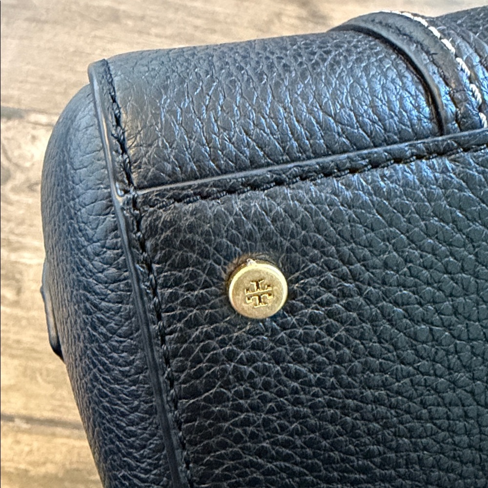 Tory Burch Black Leather Satchel. Good condition. - Picture 5 of 13